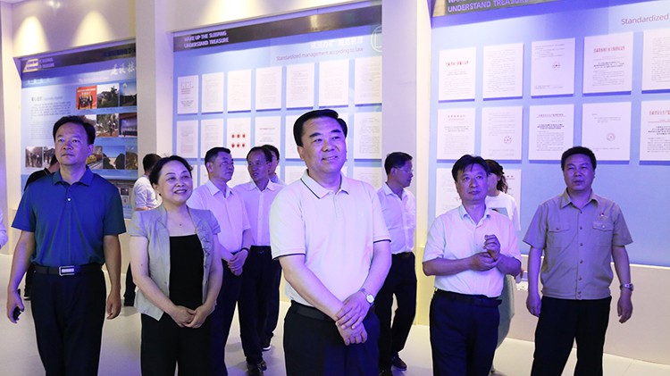 省委常委、省委統(tǒng)戰(zhàn)部部長馬廷禮蒞臨金徽股份調研