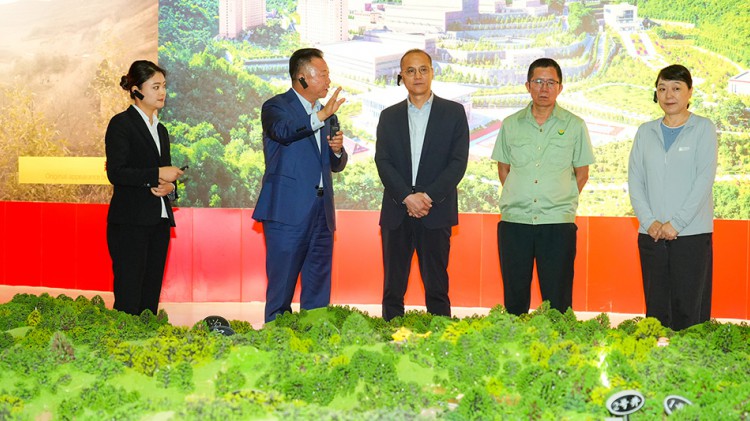 省科技廳黨組書記、廳長張世榮蒞臨金徽股份指導工作